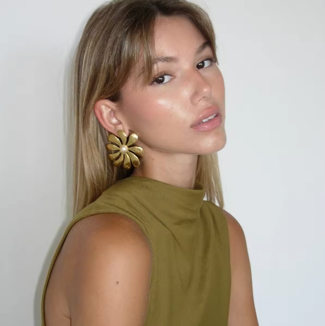 Glistening Embrace EARRINGS